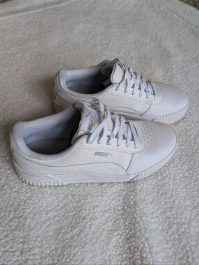EUC Puma all white faux leather soft foam sneakers